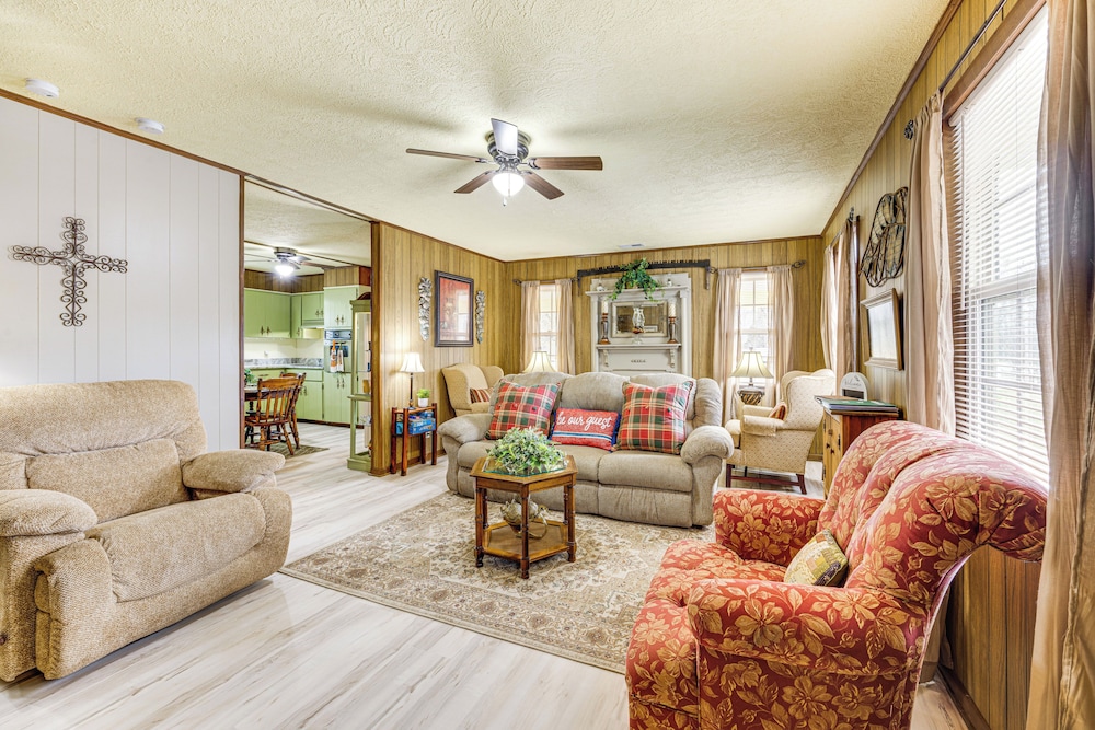 Scenic East Alabama Retreat on 2 Acres in Lineville, United States