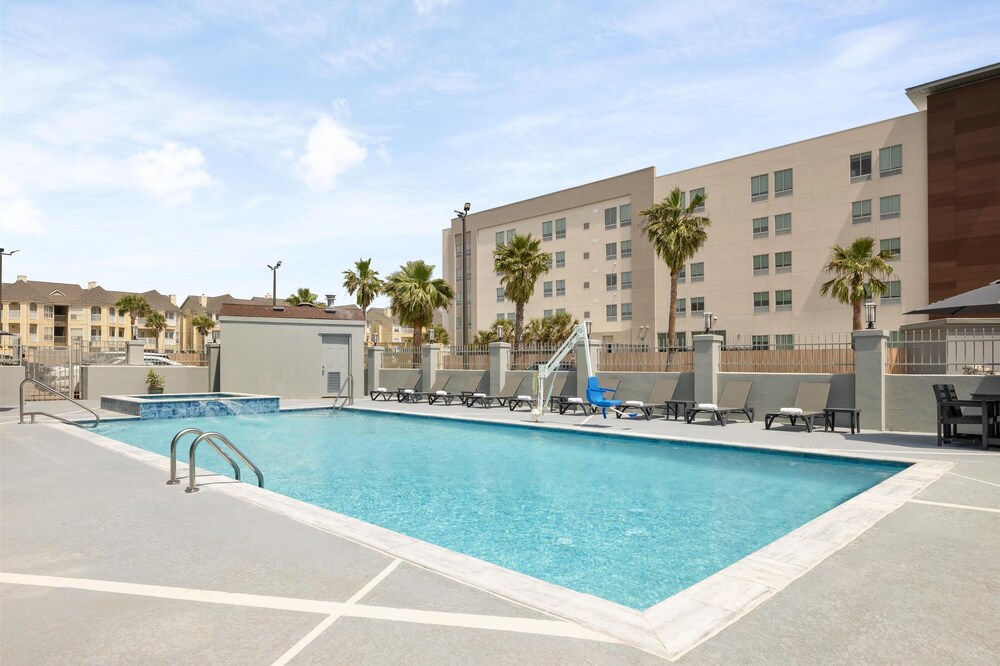 Hampton Inn & Suites Galveston - photo 33