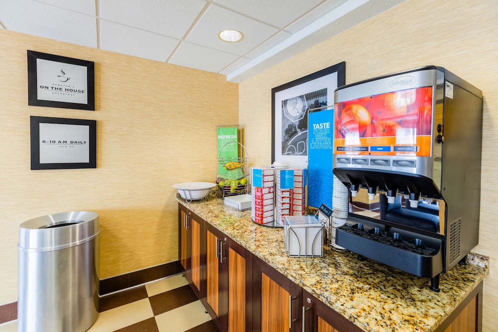 Hampton Inn St. Charles St. Peters - photo 40