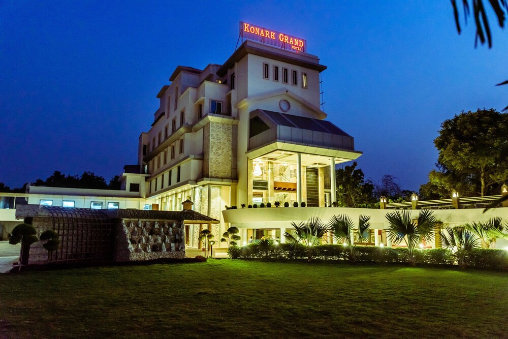 Konark Grand Hotel — hotel in Mirzapur