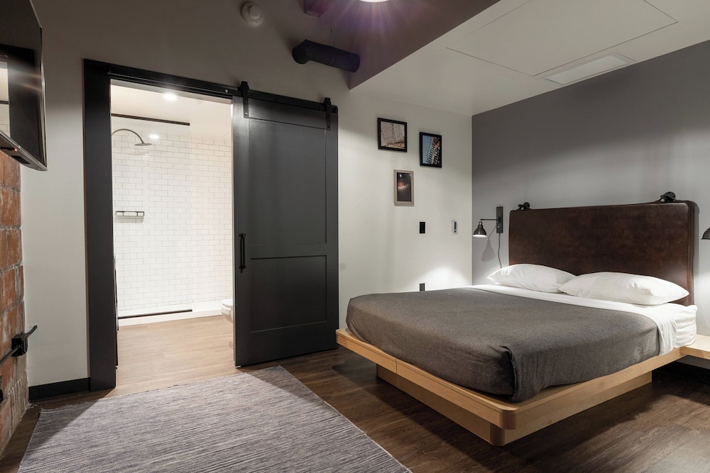 Moxy Nashville Downtown - photo 17