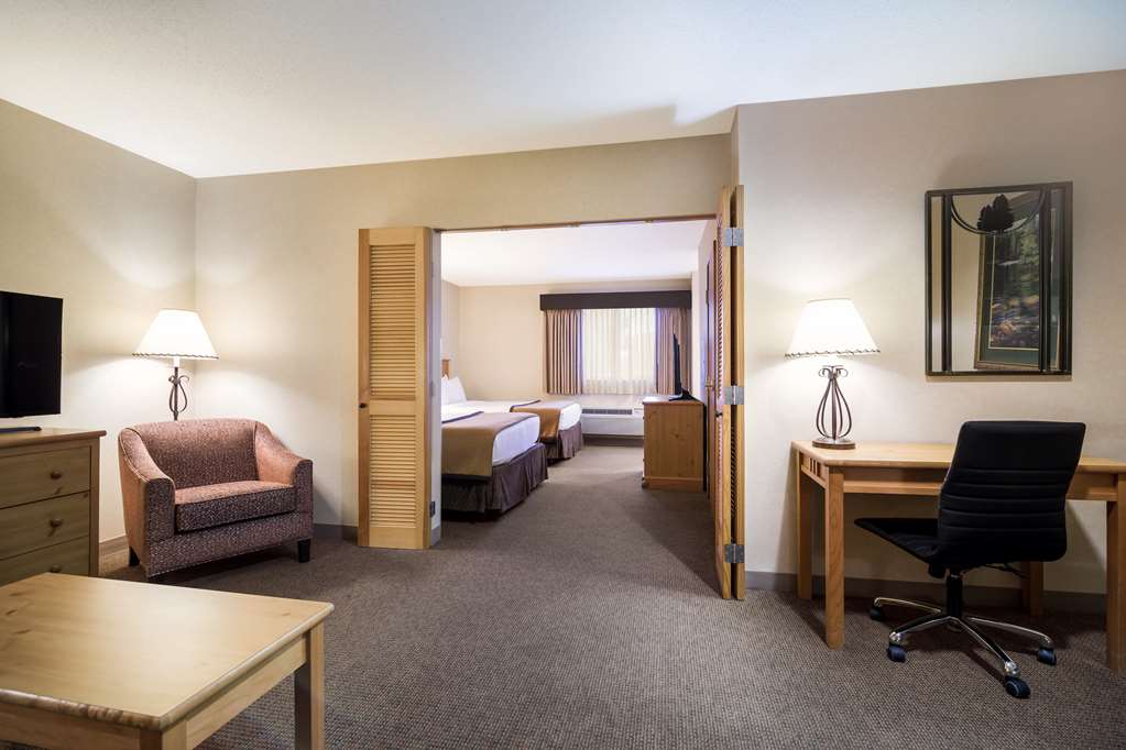 Best Western Golden Spike Inn & Suites - photo 26