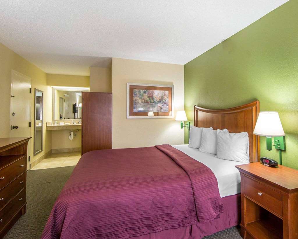 Quality Inn Merchants Drive - photo 10