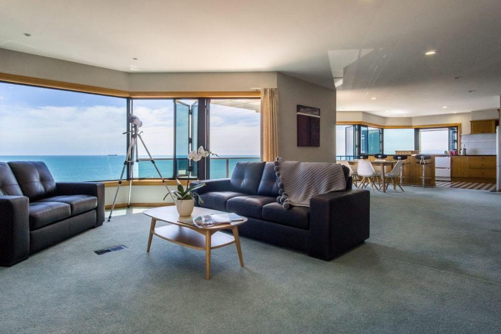Waterfront On Woolcombe — 4-Star Luxury Hotel in New Plymouth, New Zealand