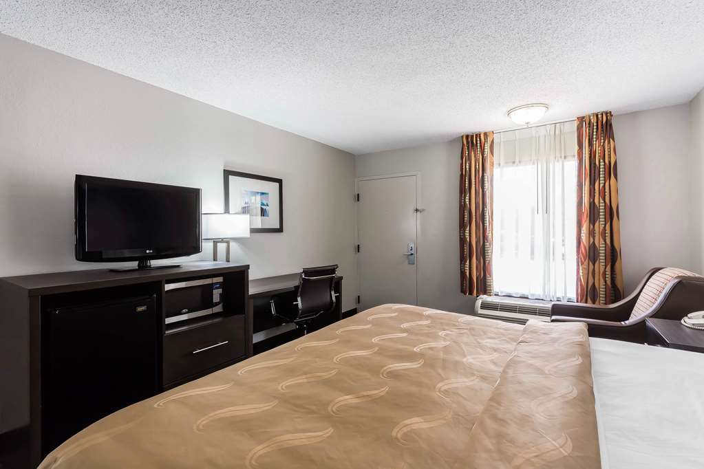 Quality Inn & Suites Mooresville Lake Norman - photo 12