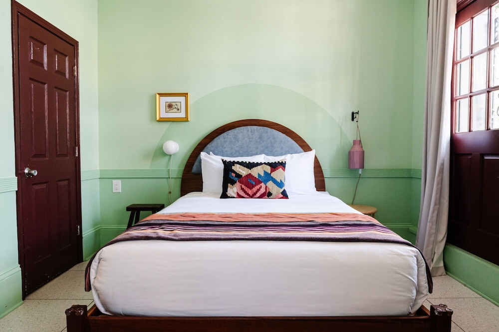 Frenchmen Hotel - photo 11