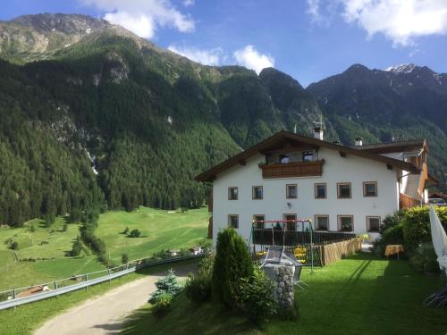 Ferienhof agritur Mairulrichhof — hotel in Ganda