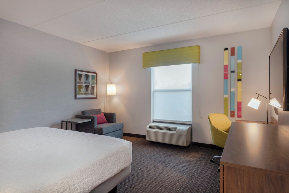 Hampton Inn & Suites Burlington NC - photo 19