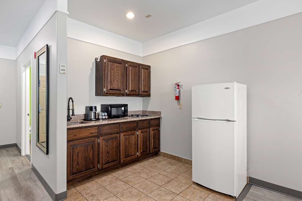 La Quinta Inn & Suites by Wyndham Raymondville - photo 88