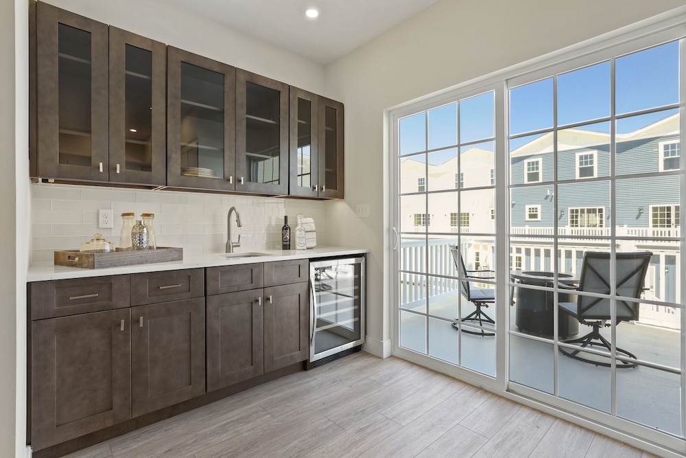 Seaport Oasis - photo 19