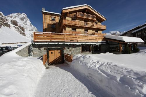 Hotel Miravidi a Cervinia in Valtournenche, Italy