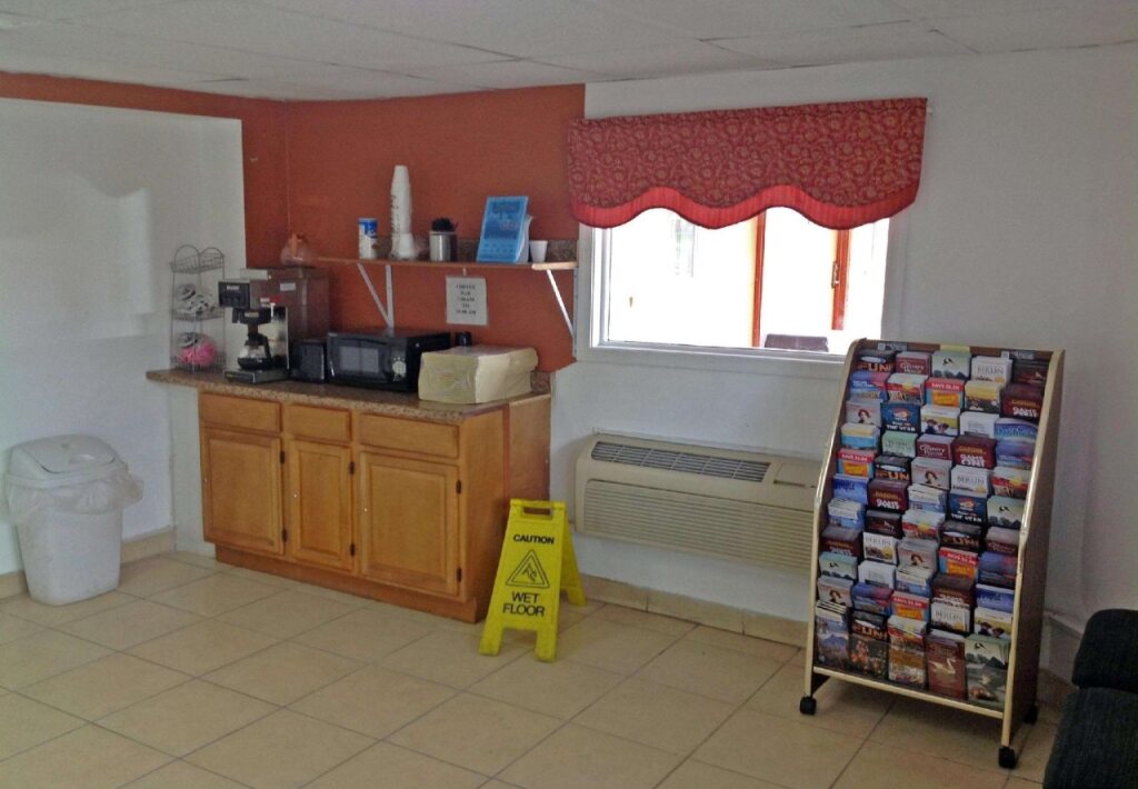 Country Hearth Inn & Suites Delmar - photo 6