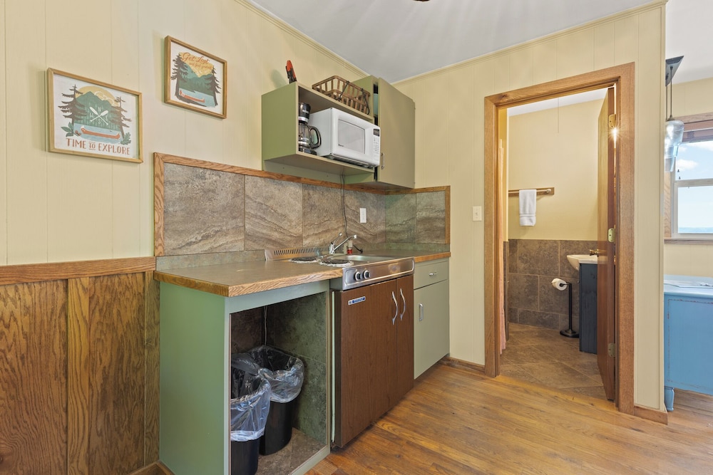 Beaver Lakeview Resort - photo 9