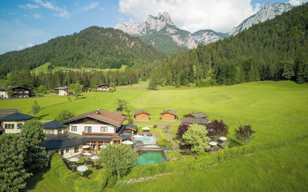 Hotel Vitaloase zu den drei Brüdern - carbon neutral hotel in Unken