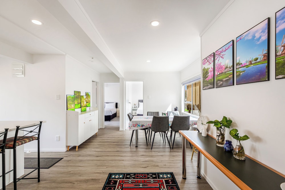 Spacious Renovated 3BR in Ellerslie I Zodiak Stays — 4-Star Luxury Hotel in Auckland, New Zealand