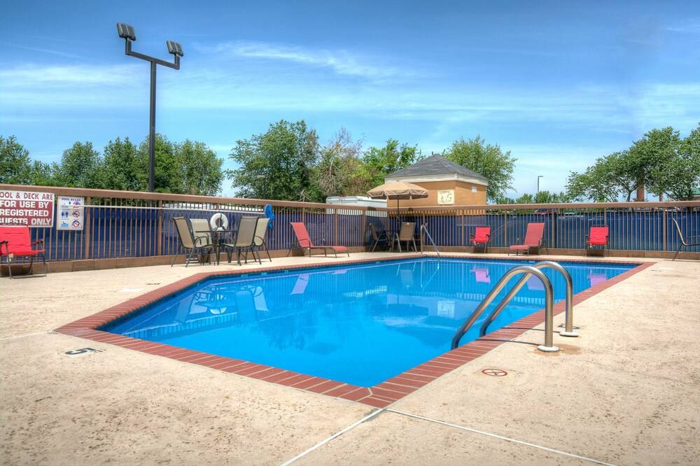 Red Roof Inn & Suites Athens AL - photo 35