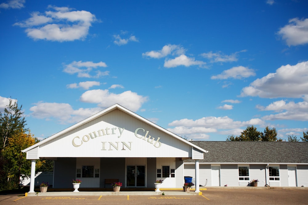 Country Club Inn — Lacombe