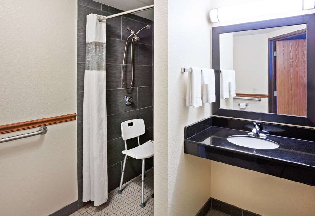 AmericInn by Wyndham Plover Stevens Point - photo 15