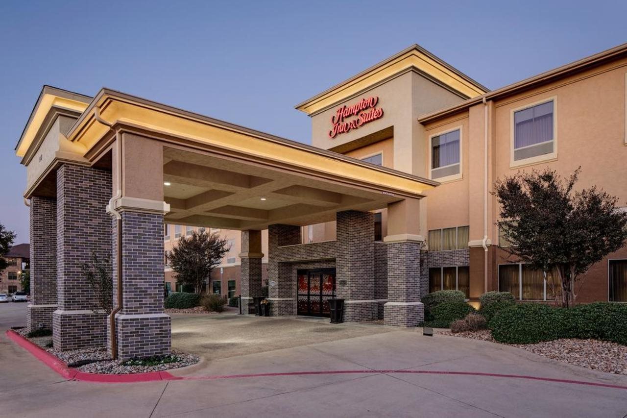 Hampton Inn & Suites Denton - photo 2