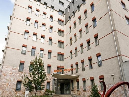 Hotel Kerpely — hotel in Dunaujvaros