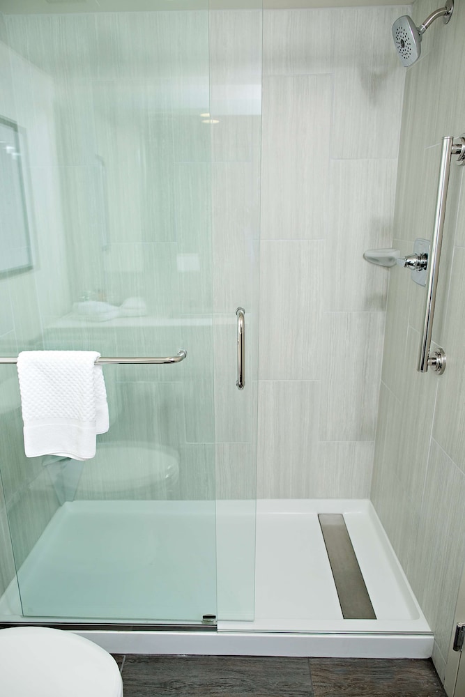 Hilton Greenville - photo 27