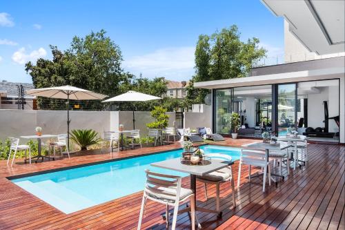 One Hyde Park Apartments Sandton — 4-Star Luxury Hotel in Johannesburg, South Africa