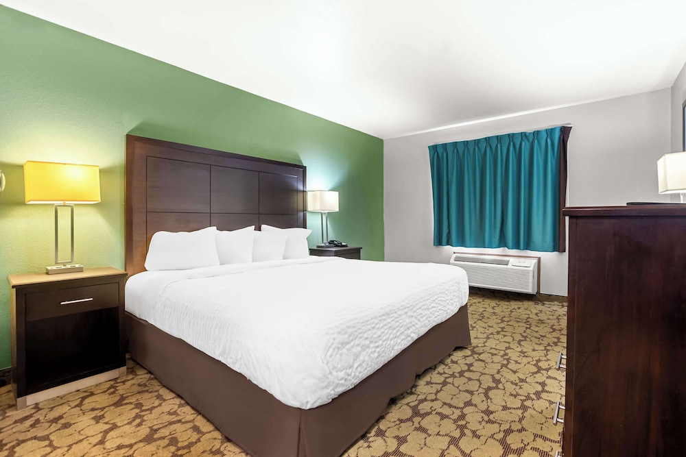 SureStay Plus Hotel by Best Western Bettendorf - photo 13