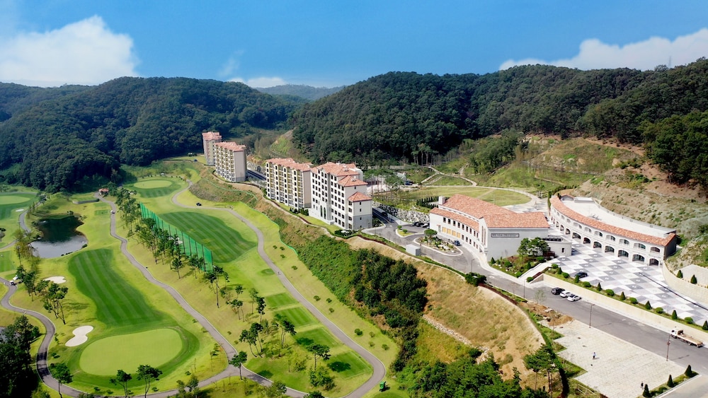 Baekhak Jayuro Resort in Yeoncheon, South Korea