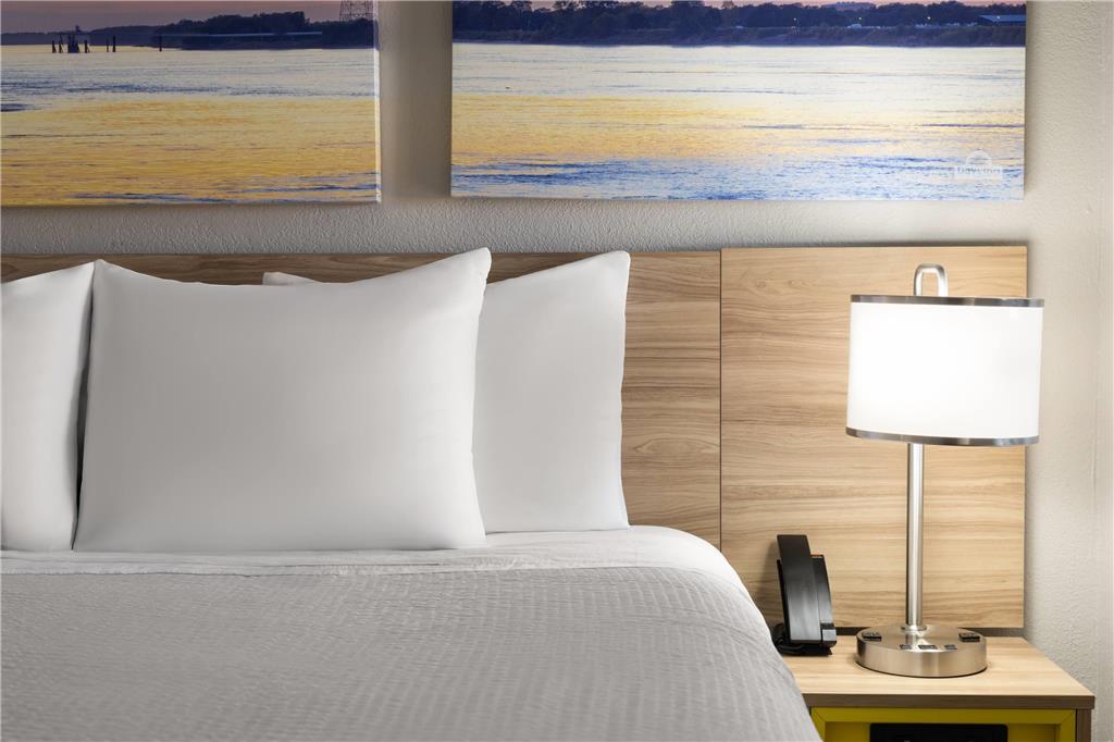 Days Inn & Suites by Wyndham Byram - photo 21