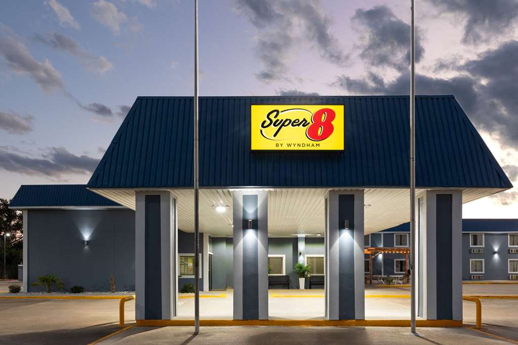 Super 8 by Wyndham Buffalo - photo 5