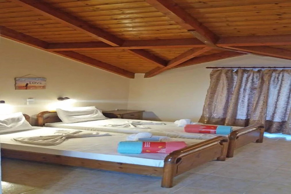 Giannis Pool Studios 2 - carbon neutral hotel in Zakynthos