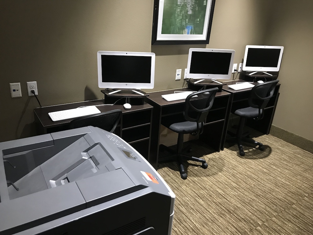 Staybridge Suites Madison Fitchburg - photo 69