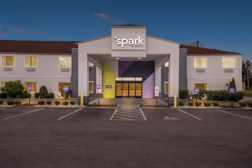 Spark by Hilton Oak Forest - featured photo