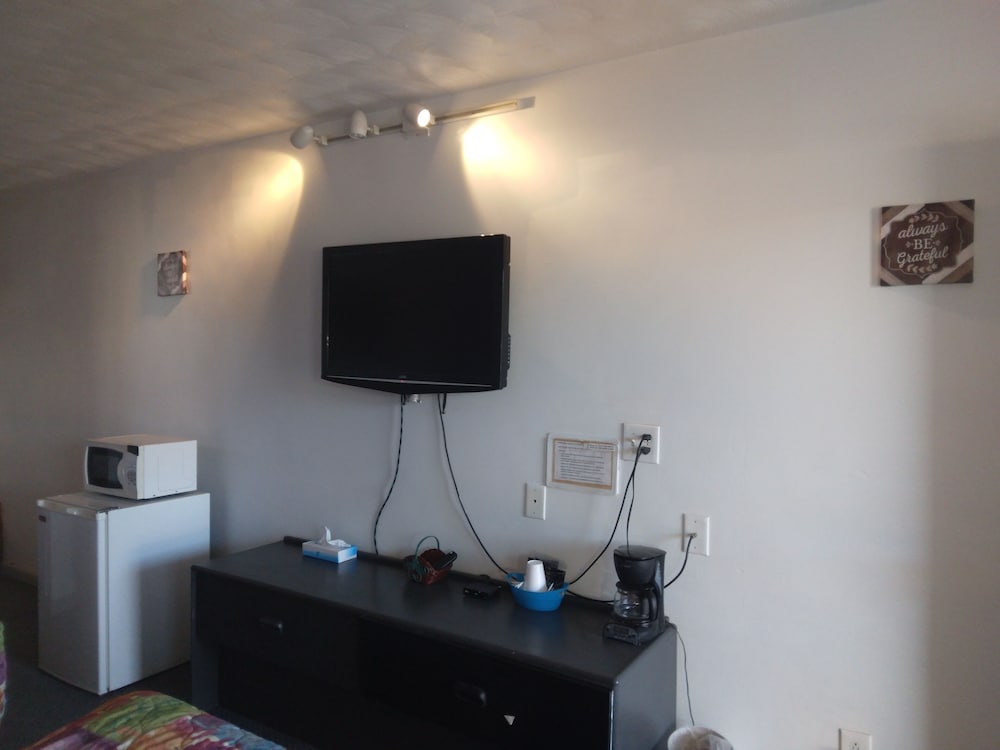 Capri Motel - photo 7