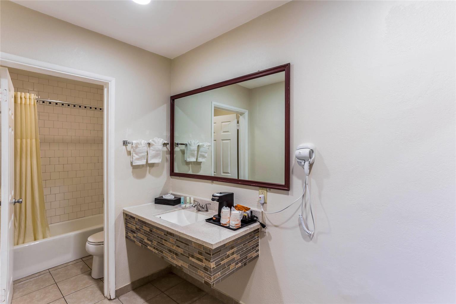 Quality Inn Escondido San Diego North County - photo 31