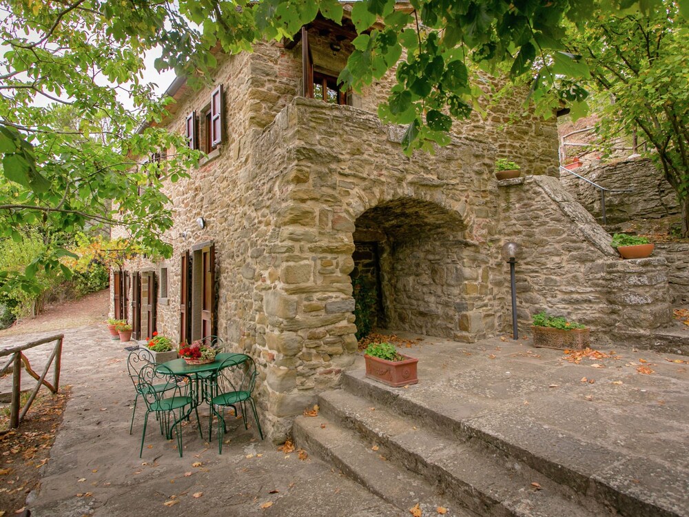 Belvilla by OYO Chiara — 4-Star Luxury Hotel in Cortona, Italy