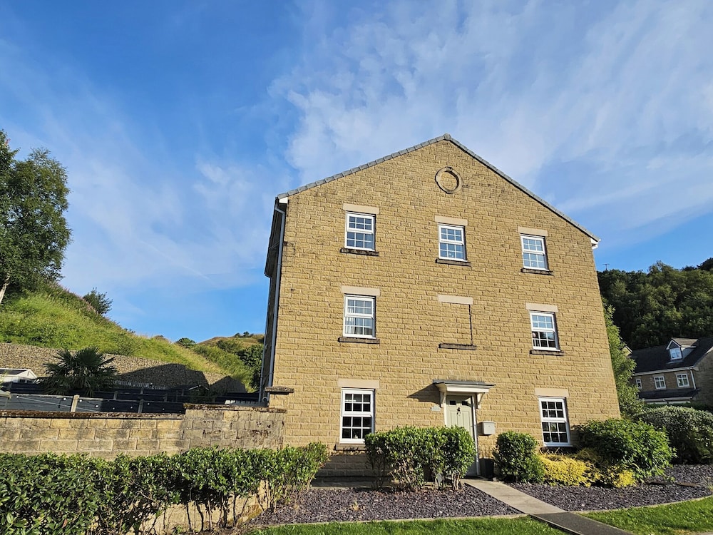 The Milne — hotel in Todmorden
