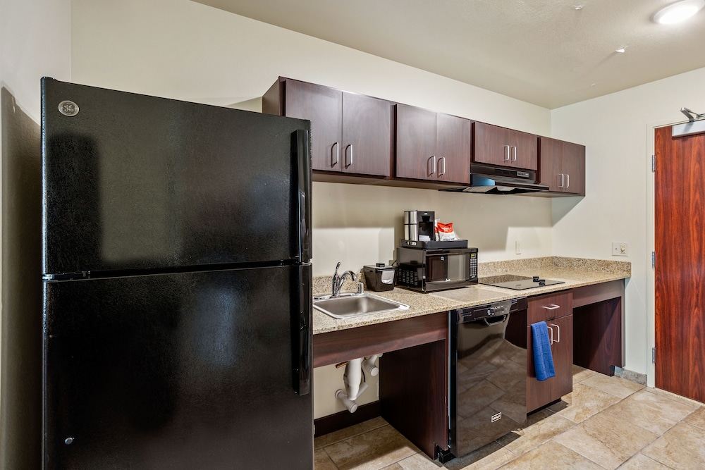 Cobblestone Hotel & Suites Little Chute - photo 29