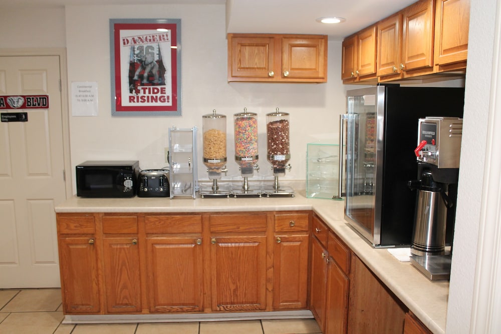Americas Best Value Inn Tuscaloosa - photo 18