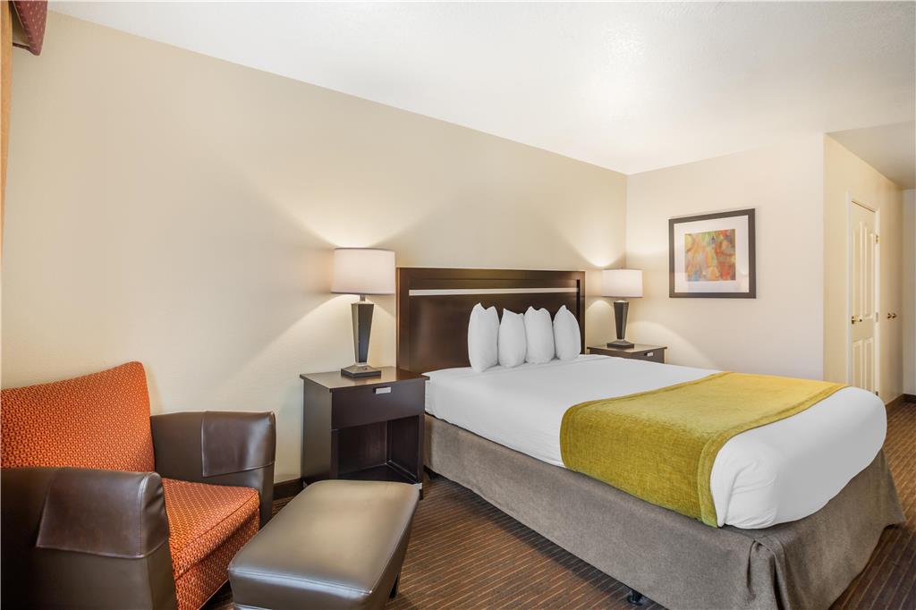 Best Western Luxury Inn - photo 24