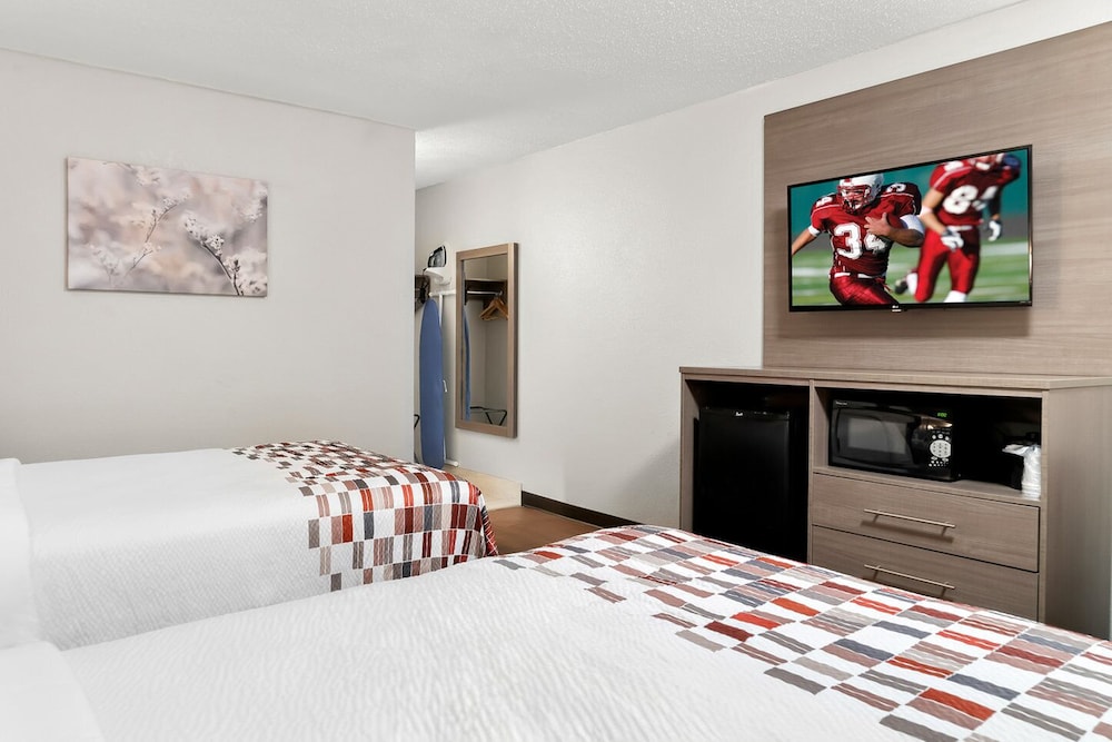 Red Roof Inn Auburn Hills - photo 11