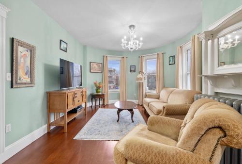 Bright & Spacious 3BR Mins from Downtown Easy to Gillette Parking — 4-Star Luxury Hotel in Boston, United States