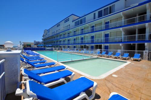 Admiral Resort Motel - photo 38