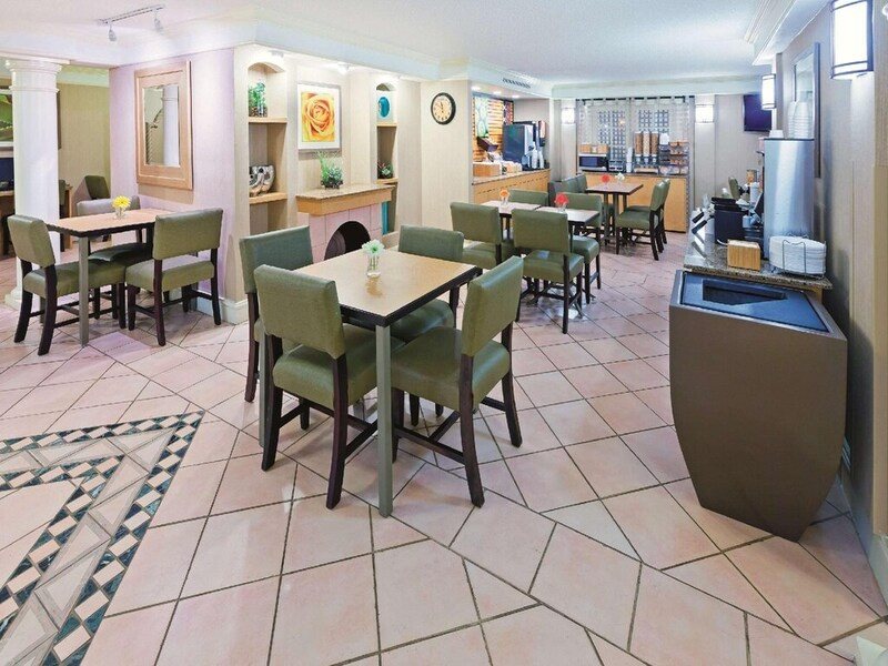 Baymont by Wyndham Lubbock Downtown Civic Center - photo 5