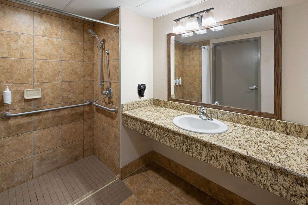 Days Inn & Suites by Wyndham Bozeman - photo 20