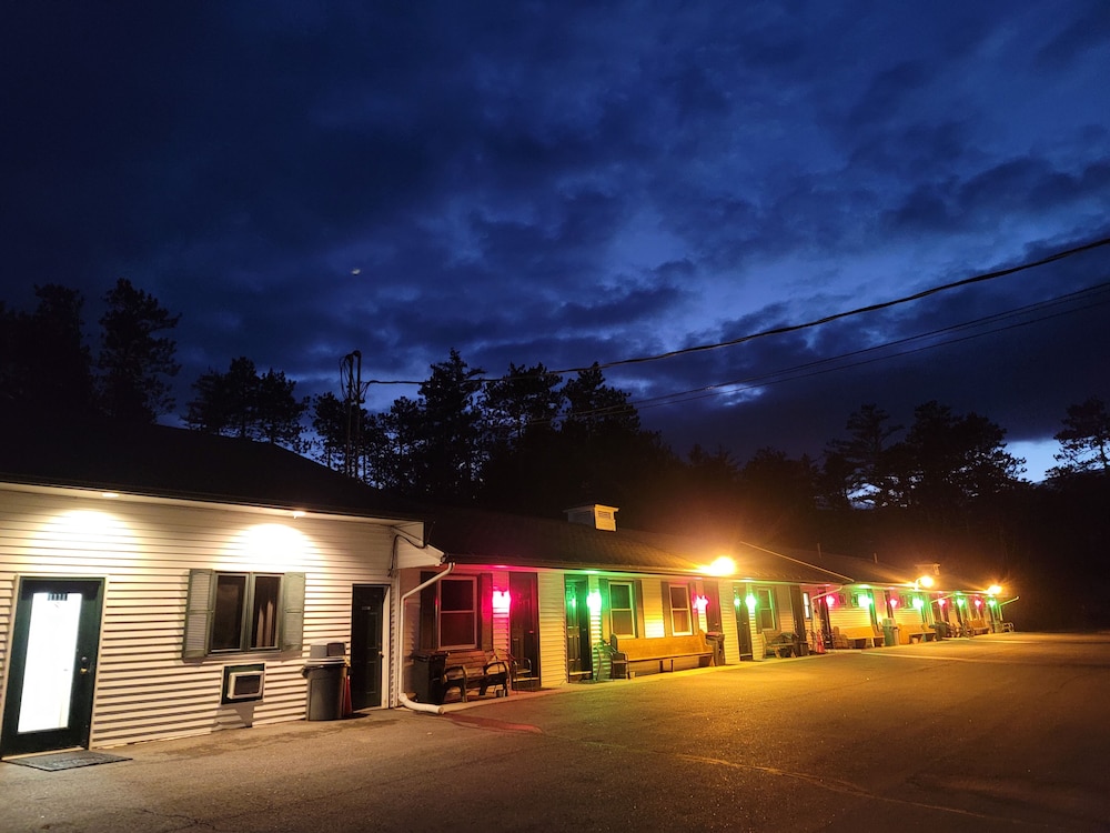 West Bethel Motel - photo 19