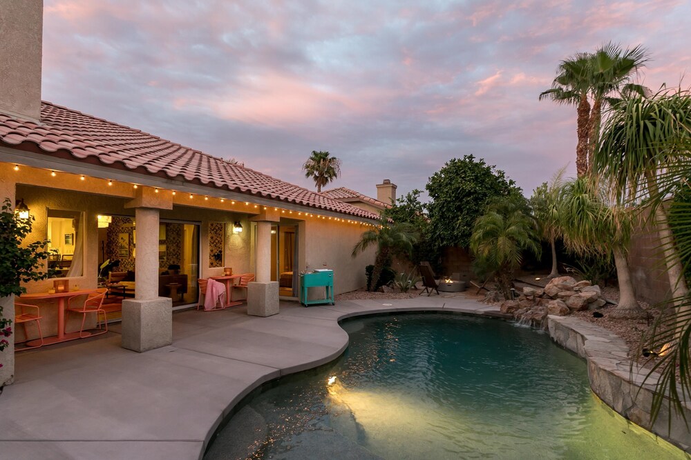 Flamingo by AvantStay Desert Oasis 10 Mins to Coachella w Pool La Quinta - featured photo
