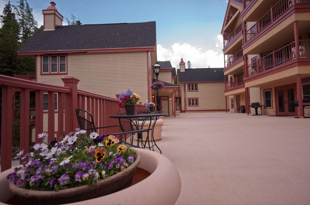 Wedgewood Lodge - photo 6