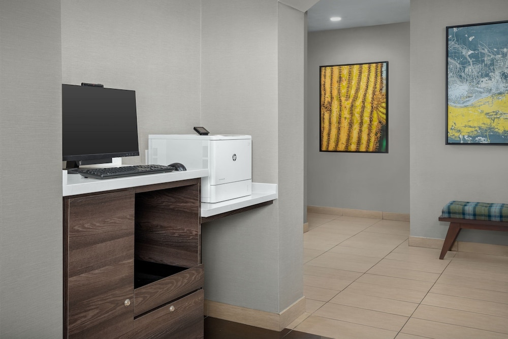 Residence Inn by Marriott Phoenix Airport - photo 33