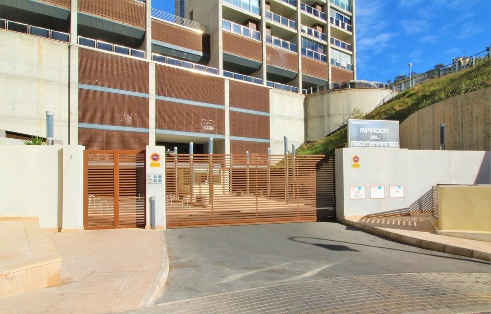 Residencial Mirador Del Mediterraneo — 4-Star Luxury Hotel in Benidorm, Spain